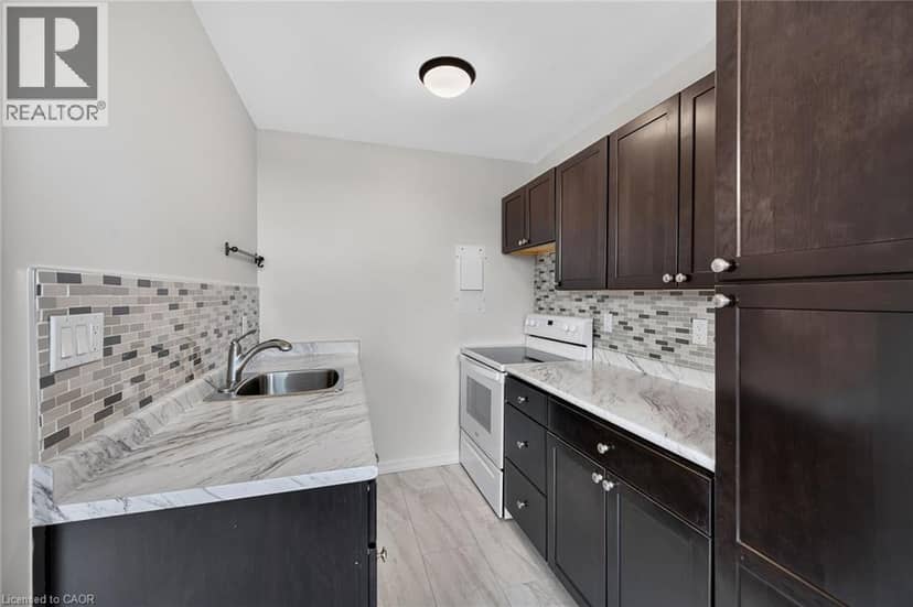 141 CATHARINE Street S Unit# 1004 — photo 10 of 28