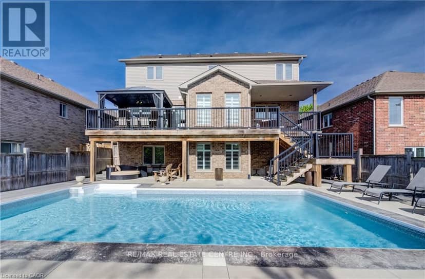 135 Gerber Meadows Drive, Wellesley, photo 2