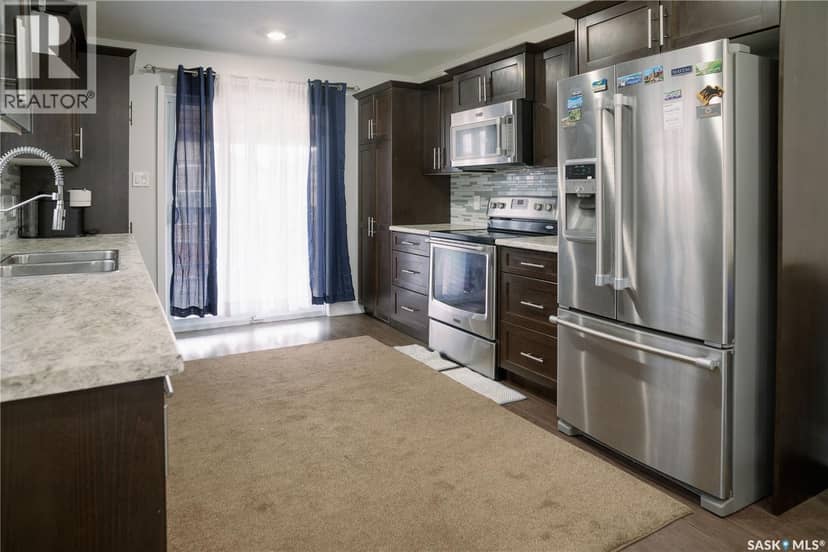205 Reddekopp LANE — photo 6 of 33