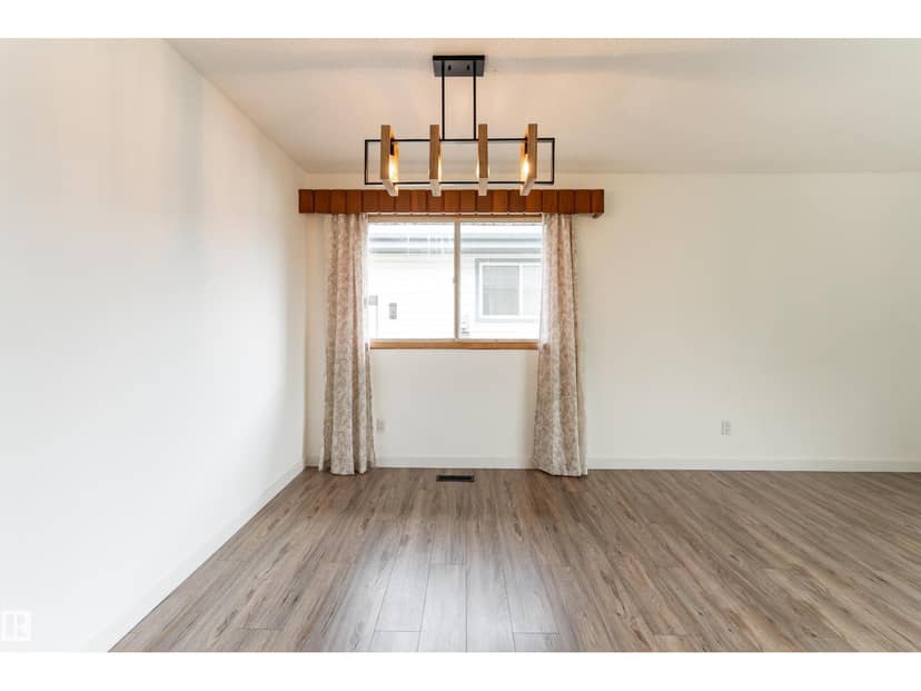 7120 139 AV NW — photo 11 of 40