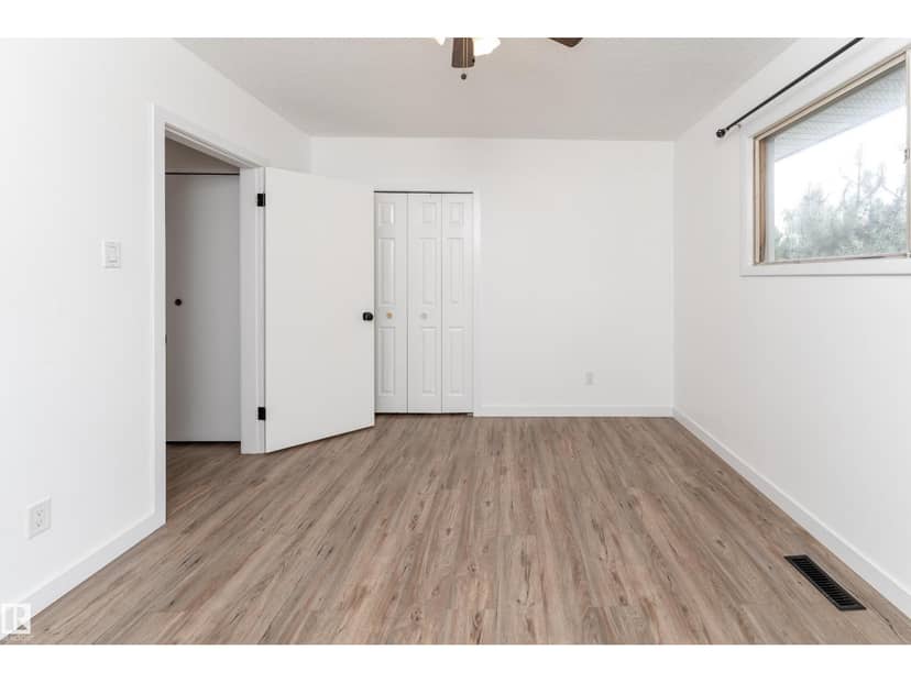 7120 139 AV NW — photo 14 of 40