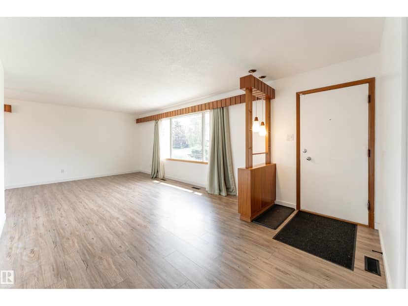 7120 139 AV NW, Edmonton, photo 2