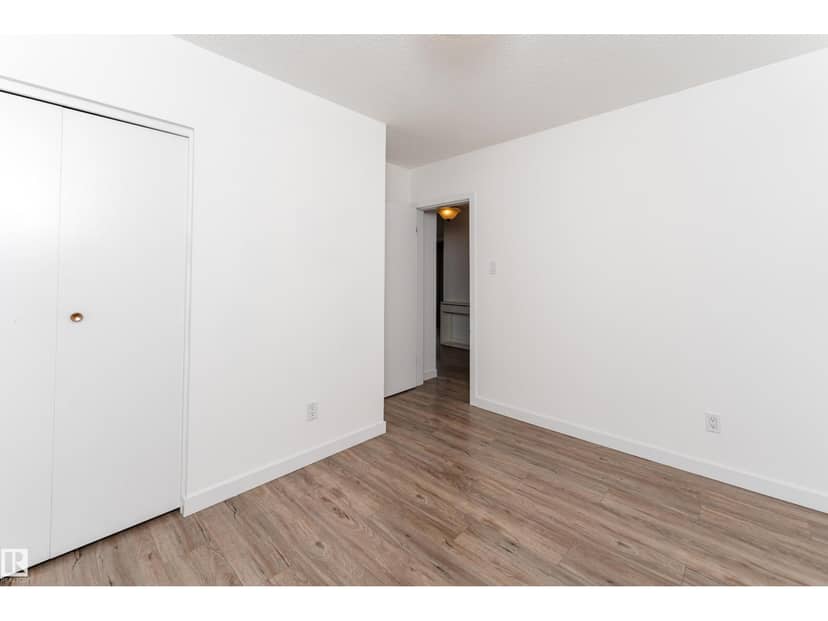 7120 139 AV NW — photo 19 of 40