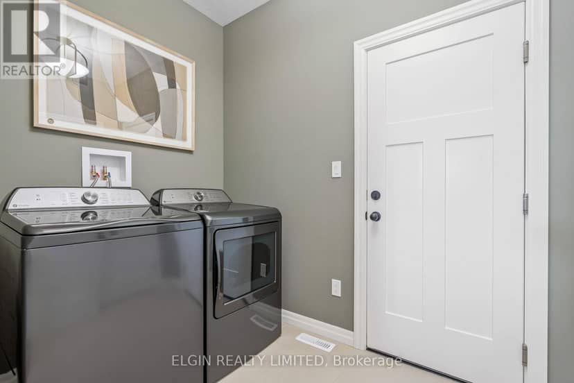 3 Hemlock Crescent — photo 21 of 40