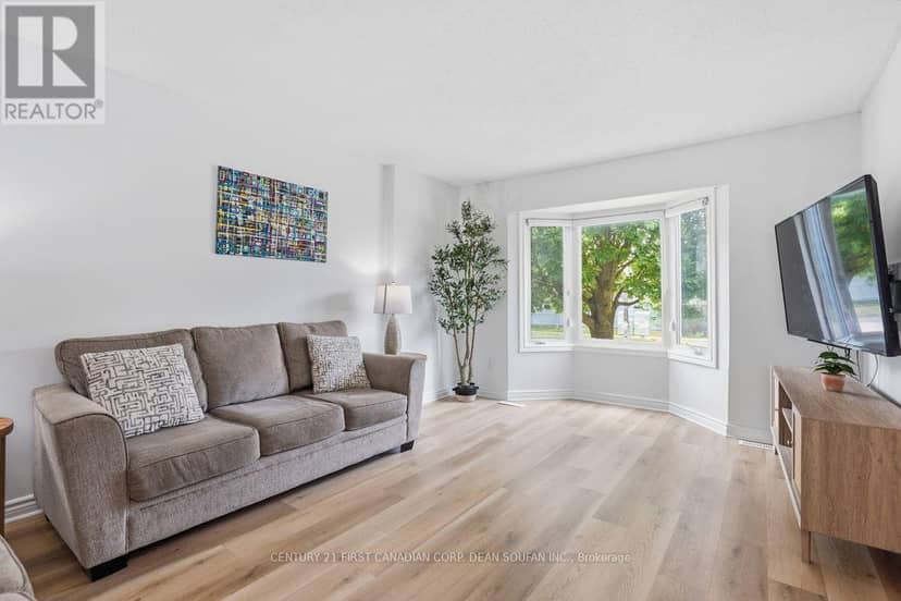 33 Ashley Crescent — photo 14 of 40