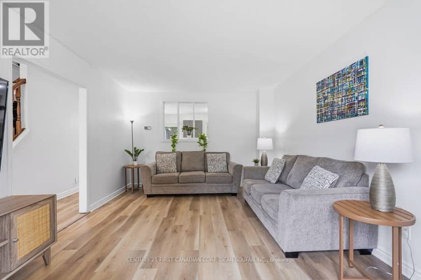 33 Ashley Crescent — photo 16 of 40