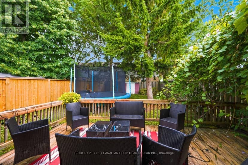33 Ashley Crescent — photo 36 of 40