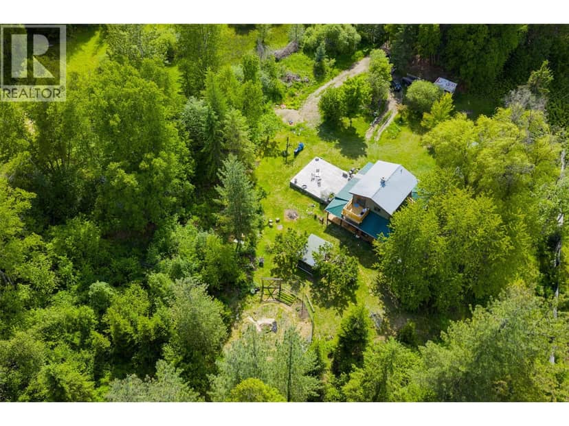 7010 PERRYS CEMETERY Road, Winlaw