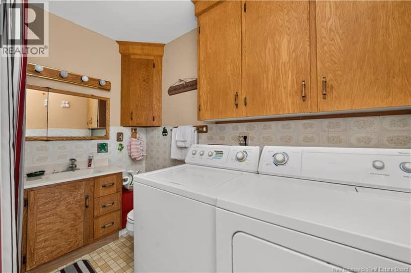 5910 King Street — photo 14 of 40