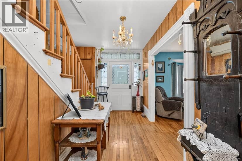 5910 King Street — photo 2 of 40