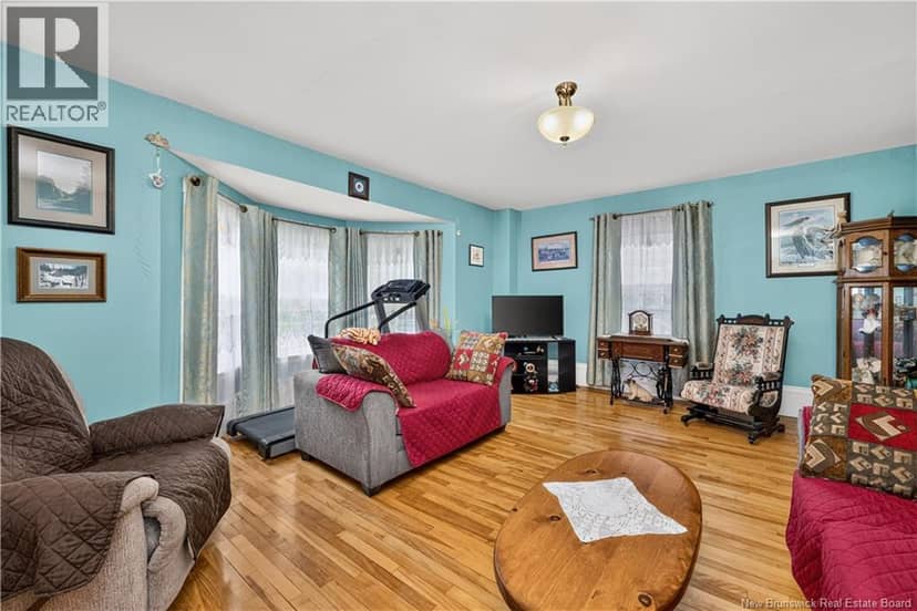 5910 King Street — photo 4 of 40