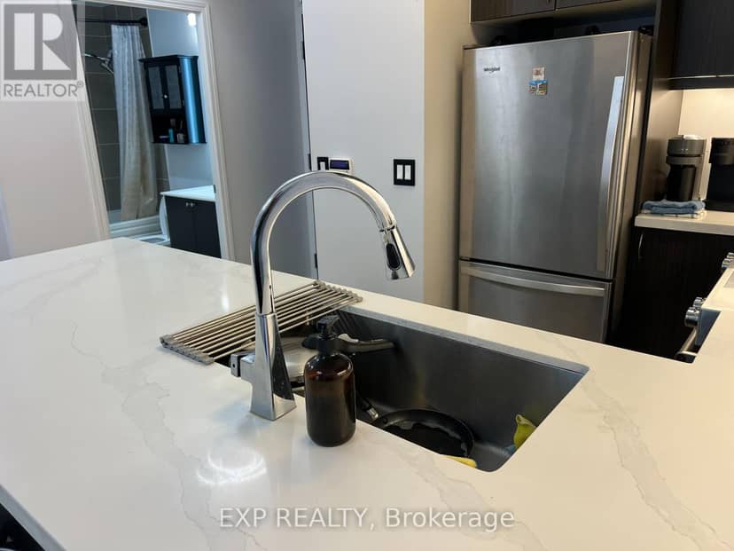 602 - 39 Annie Craig Drive — photo 6 of 40