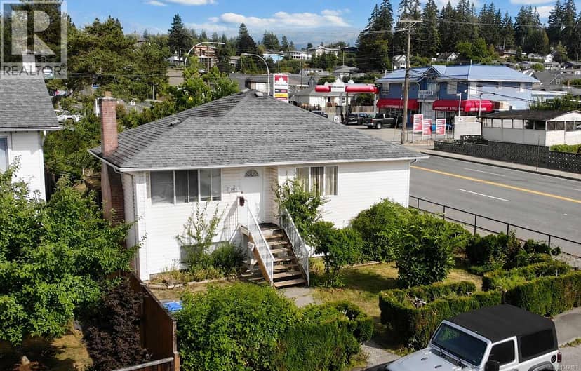 3813 14th Ave — photo 1 of 35