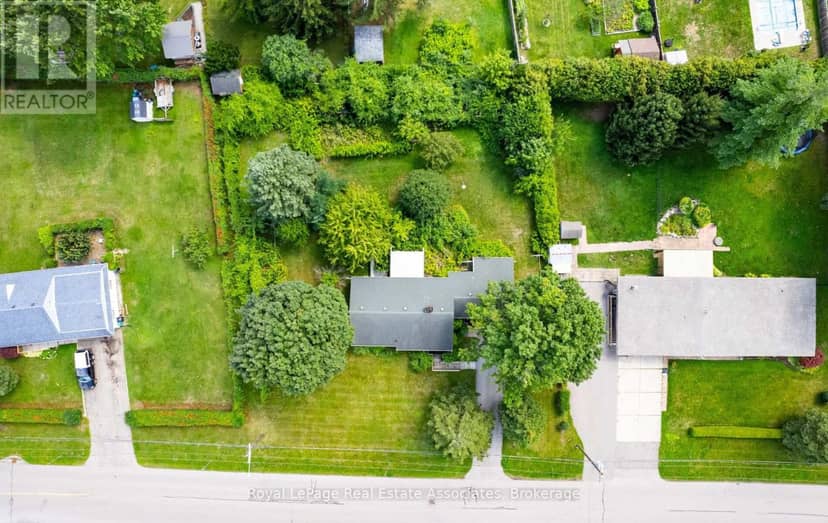 27 Rothsay Avenue — photo 3 of 32