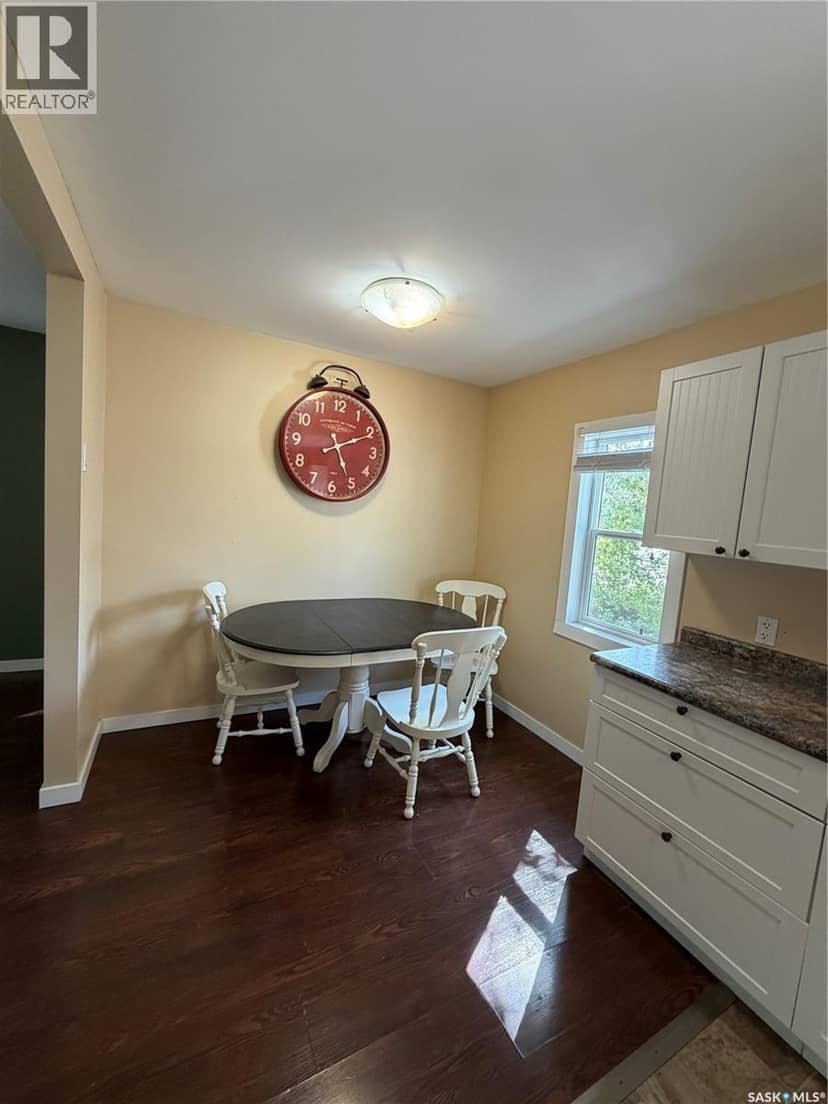 537 Churchill STREET — photo 11 of 30