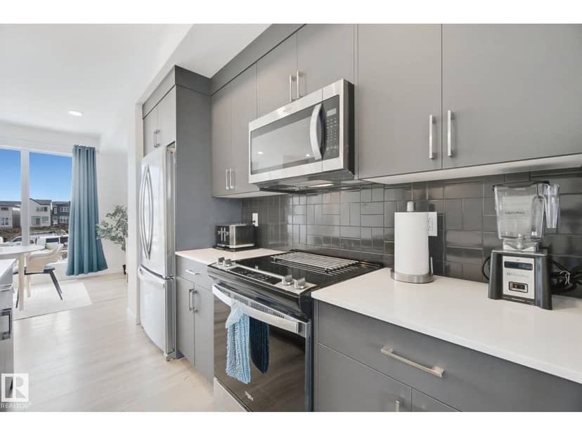 409 32 ST SW — photo 13 of 40