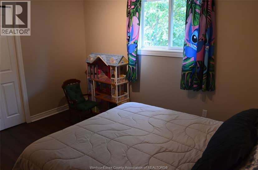 1270 Woodmont Crescent — photo 27 of 40