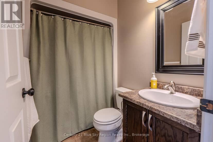 24 Osprey Crescent — photo 19 of 36