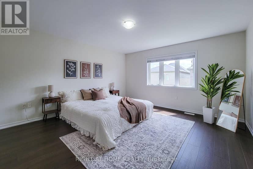 11 Esther Crescent — photo 24 of 40