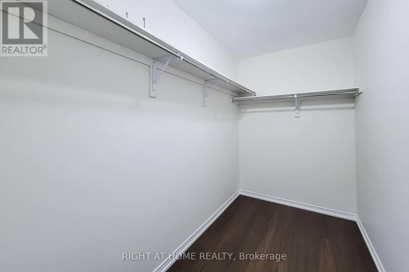 11 Esther Crescent — photo 30 of 40