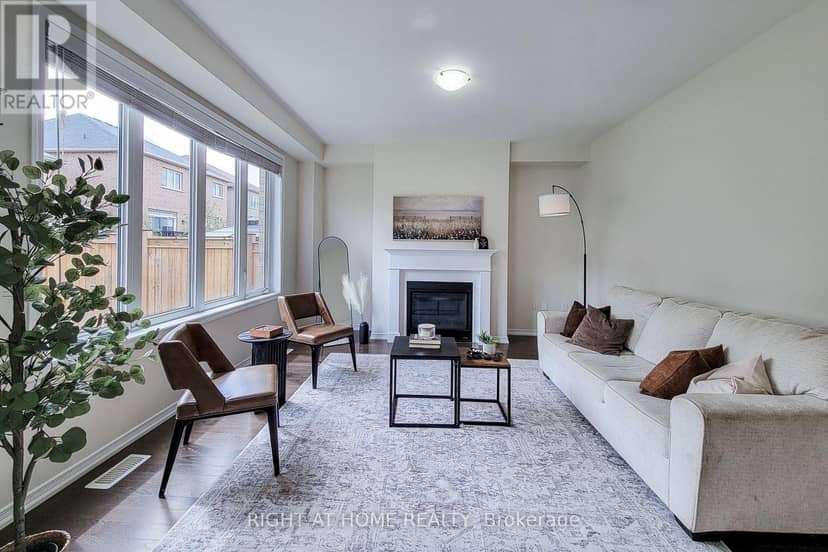 11 Esther Crescent — photo 7 of 40