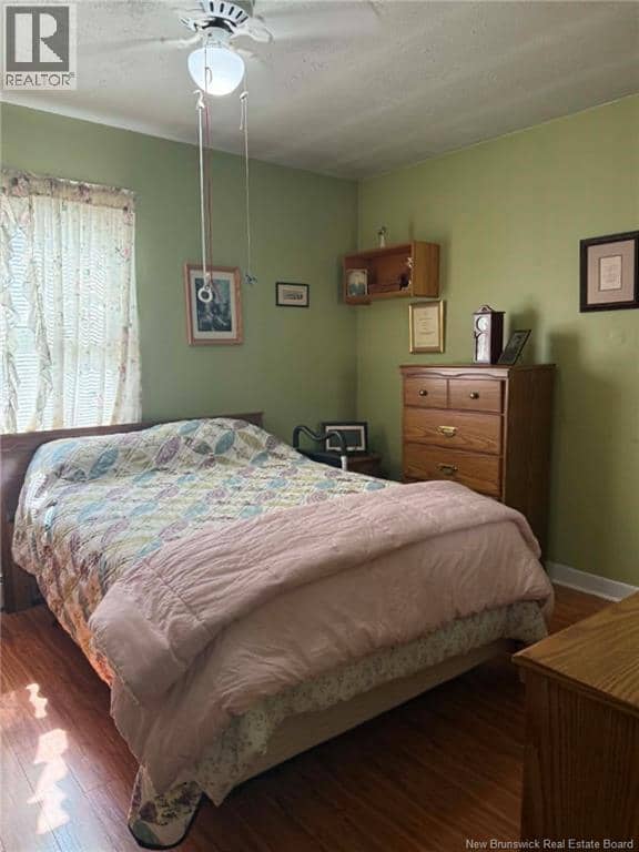 2393 King George Hwy — photo 12 of 16
