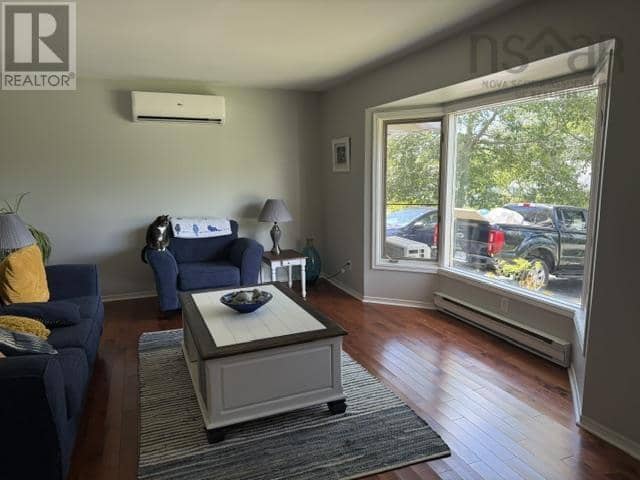 254 Hollingsworth Drive, Bridgewater, photo 4
