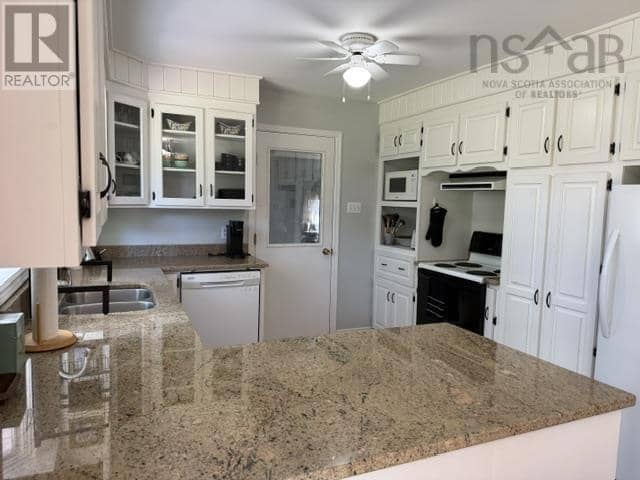 254 Hollingsworth Drive, Bridgewater, photo 8