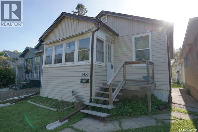 1438 Connaught STREET — photo 1 of 21