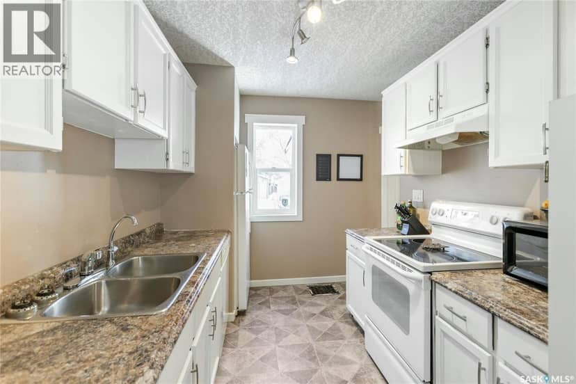 1438 Connaught STREET — photo 8 of 21