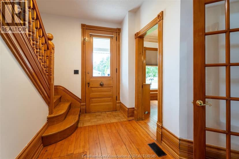 11666 Longwoods Road — photo 8 of 40
