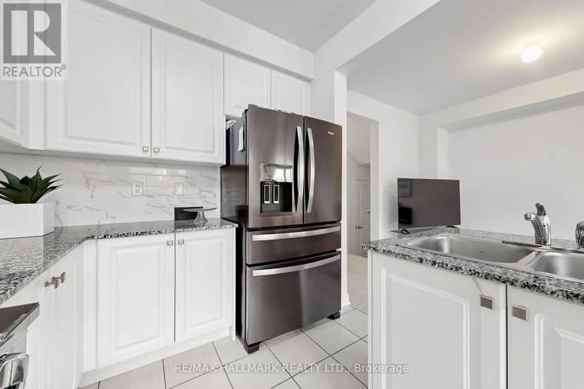 19 Conarty Crescent — photo 15 of 40