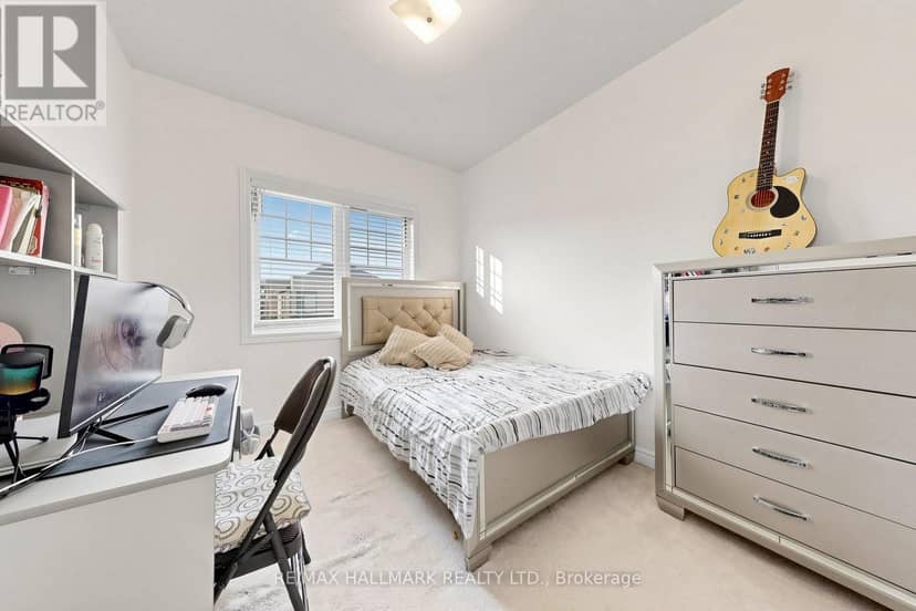 19 Conarty Crescent — photo 31 of 40