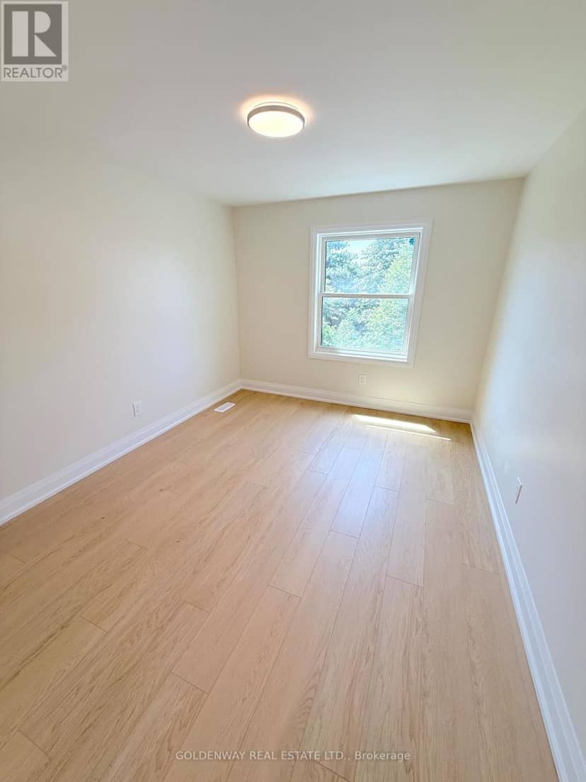 114 Loganberry Crescent — photo 19 of 28