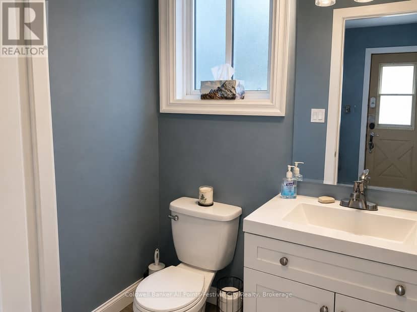 43 Maddison Street E — photo 12 of 35