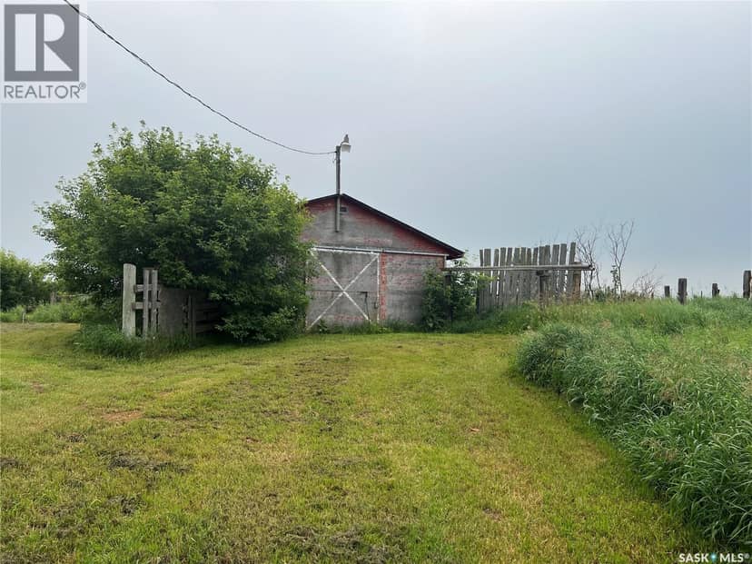 Bomberak Acreage — photo 9 of 40
