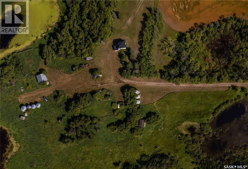 Bomberak Acreage — photo 4 of 40