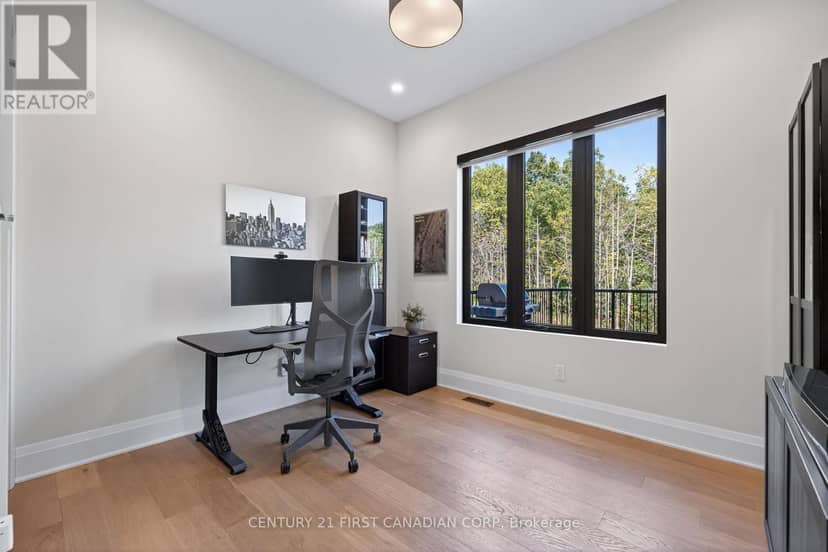 1704 Upper West Avenue — photo 15 of 40
