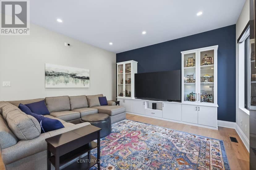 1704 Upper West Avenue, London South, photo 7