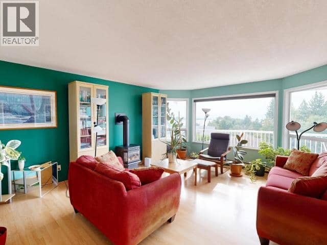 4511 FERNWOOD AVE, Powell River, photo 2