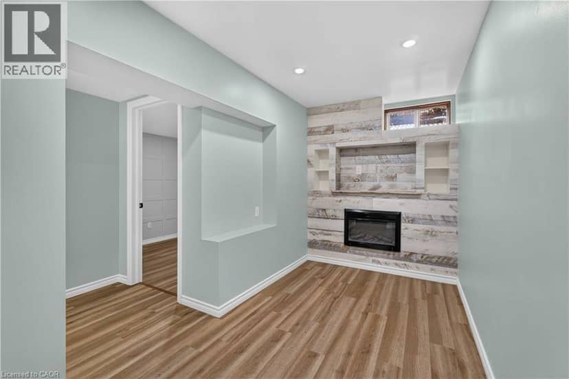 66 SUMMERCREST Drive Unit# 3 — photo 18 of 26