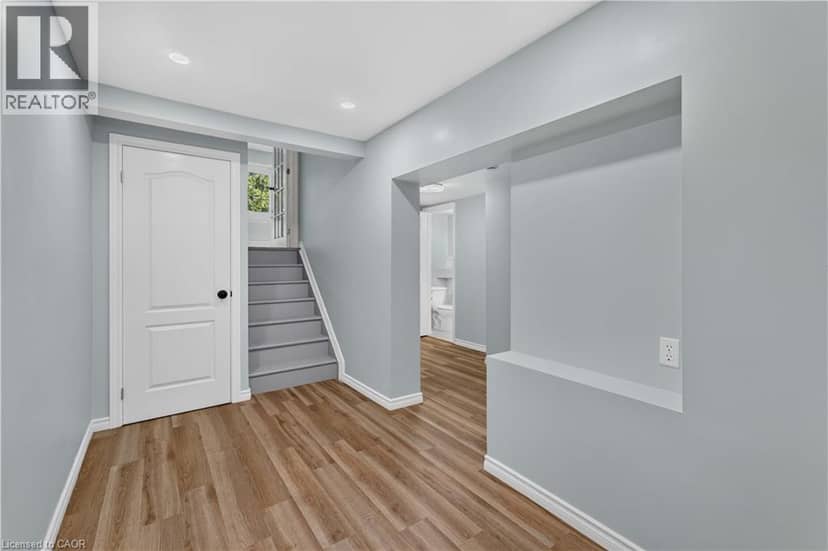 66 SUMMERCREST Drive Unit# 3 — photo 19 of 26