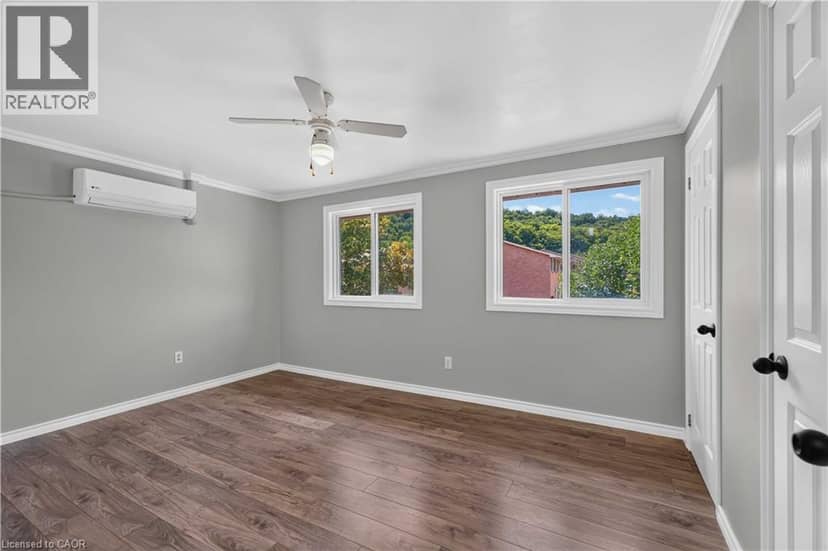 66 SUMMERCREST Drive Unit# 3 — photo 10 of 26