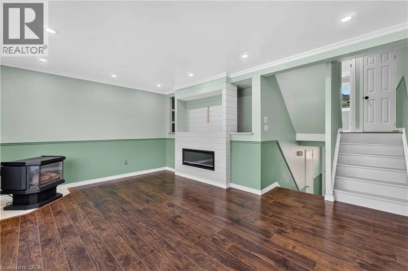 66 SUMMERCREST Drive Unit# 3 — photo 4 of 26