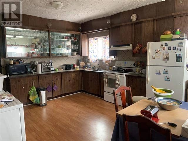 485 Wellington ST W — photo 18 of 30
