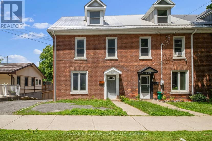 322 King Street W — photo 1 of 40