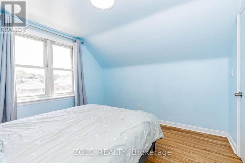 236 Parkdale Avenue S — photo 29 of 40
