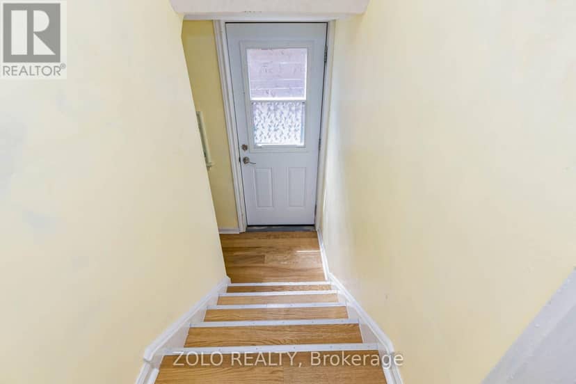 236 Parkdale Avenue S — photo 33 of 40