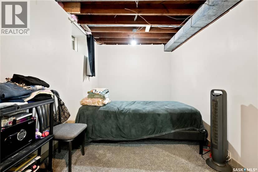 3300 Victoria AVENUE — photo 30 of 40