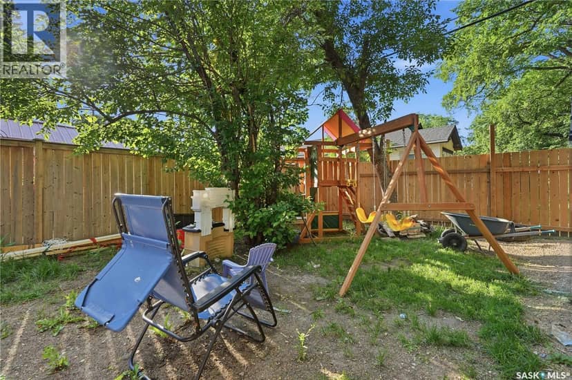 3300 Victoria AVENUE — photo 38 of 40
